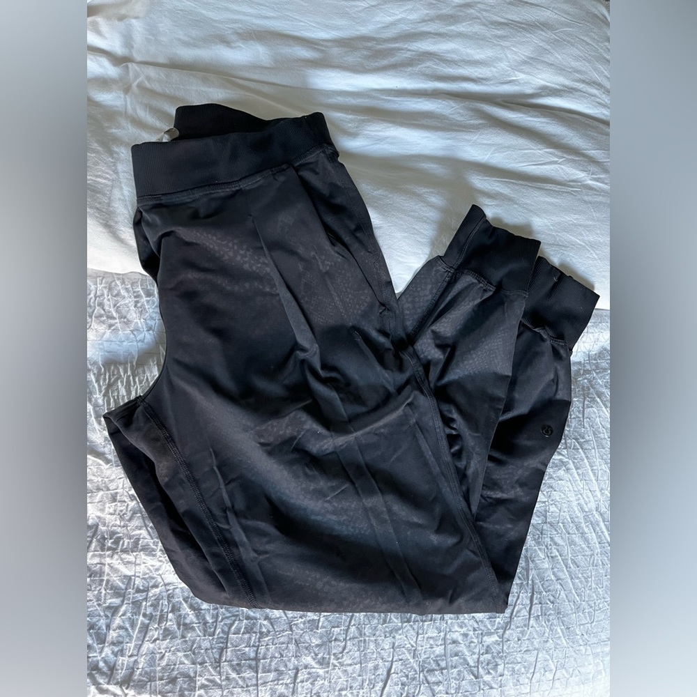 Lululemon black snake print cargo